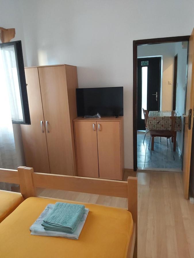 Apartman Janja Lägenhet Bol Exteriör bild