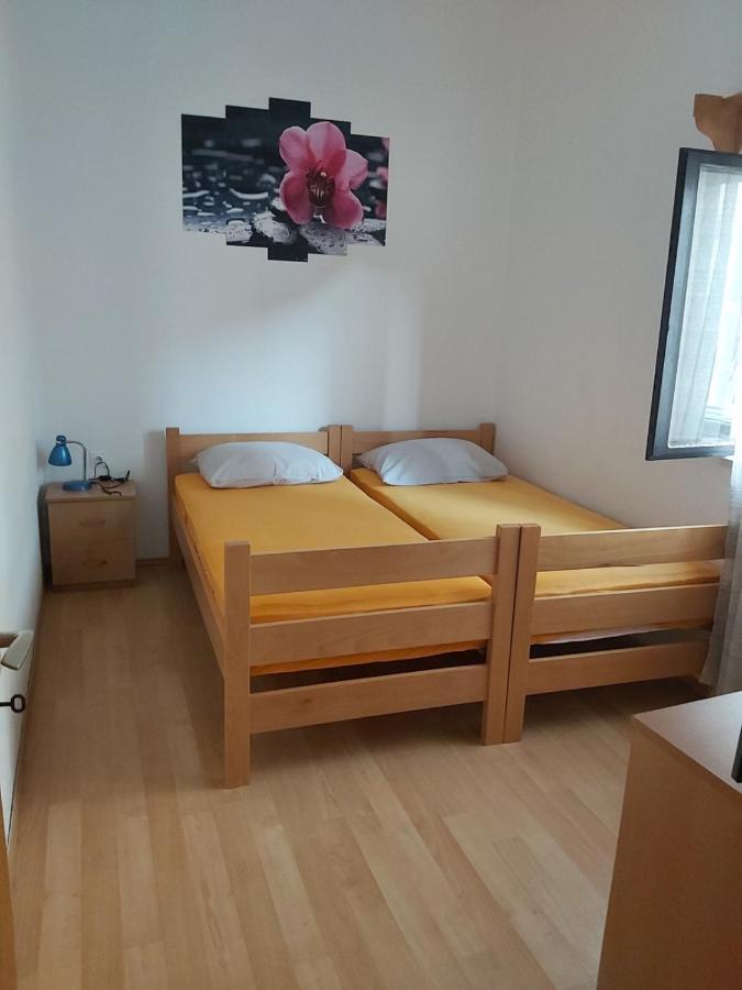 Apartman Janja Lägenhet Bol Exteriör bild